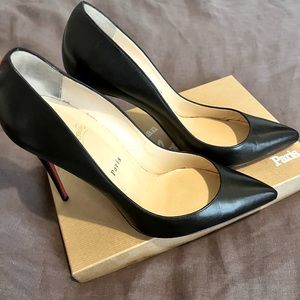 Louboutin Pigalle Follies Black heels. Size 42.